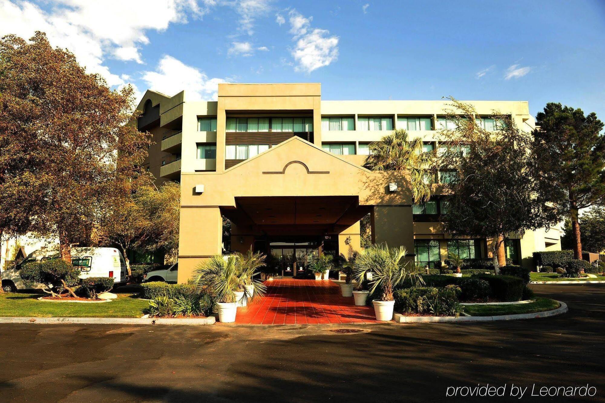 Holiday Inn Palmdale-Lancaster, An Ihg Hotel Exterior photo